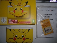 Nintendo 3DS XL - Pikachu Yellow mini1