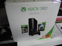 Xbox 360 250 Go + Halo 4 + Tomb Raider mini1